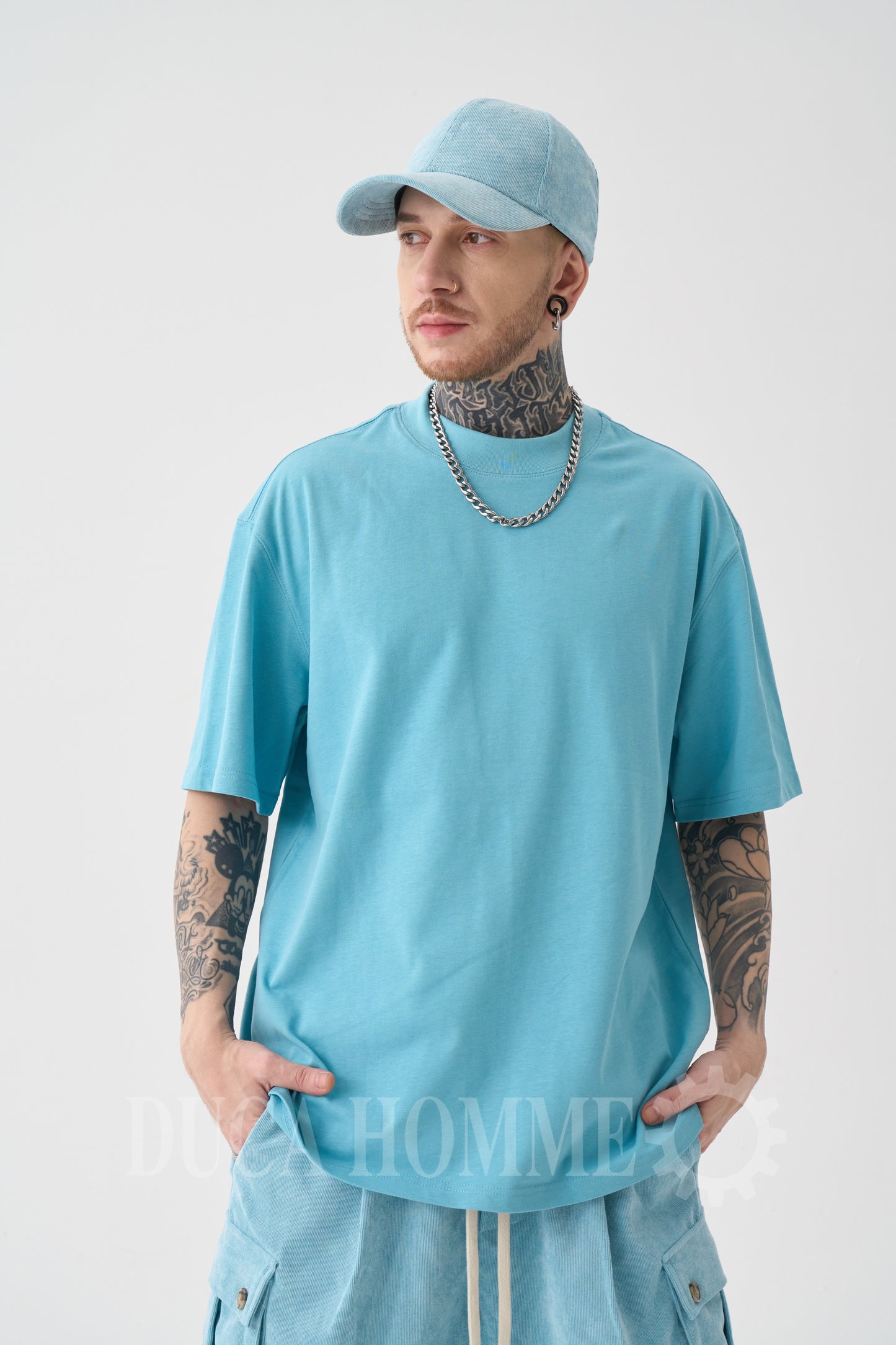 T-Shirt Oversize collo alto Azzurra