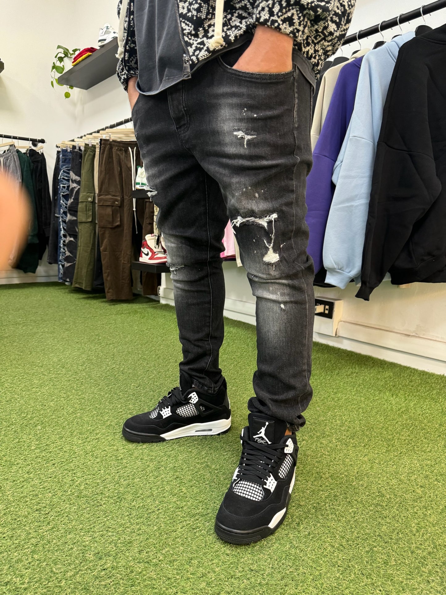 Jeans Nero DSQ con Strappi